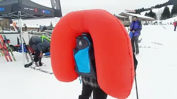Cum să alegi corect rucsacul cu airbag pentru schi de tura